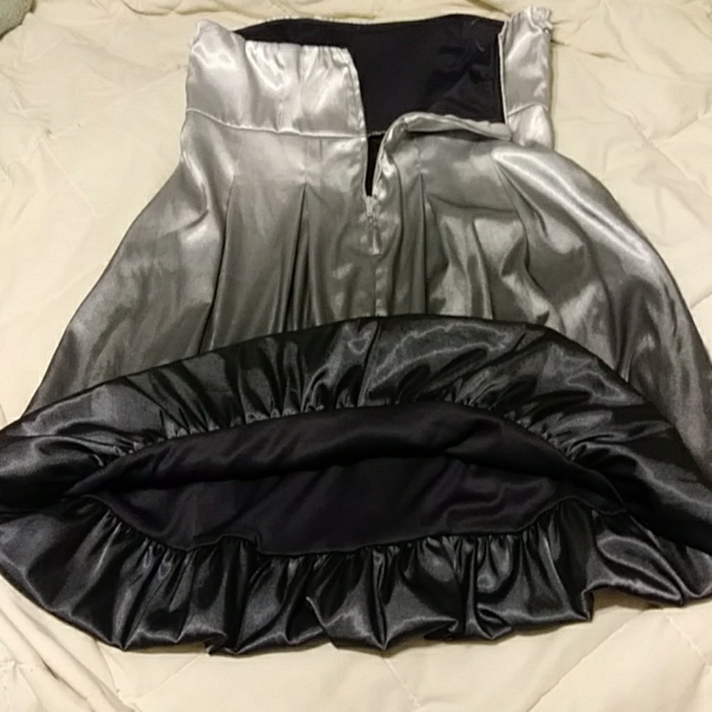 Dress - Picture 3 of 4
